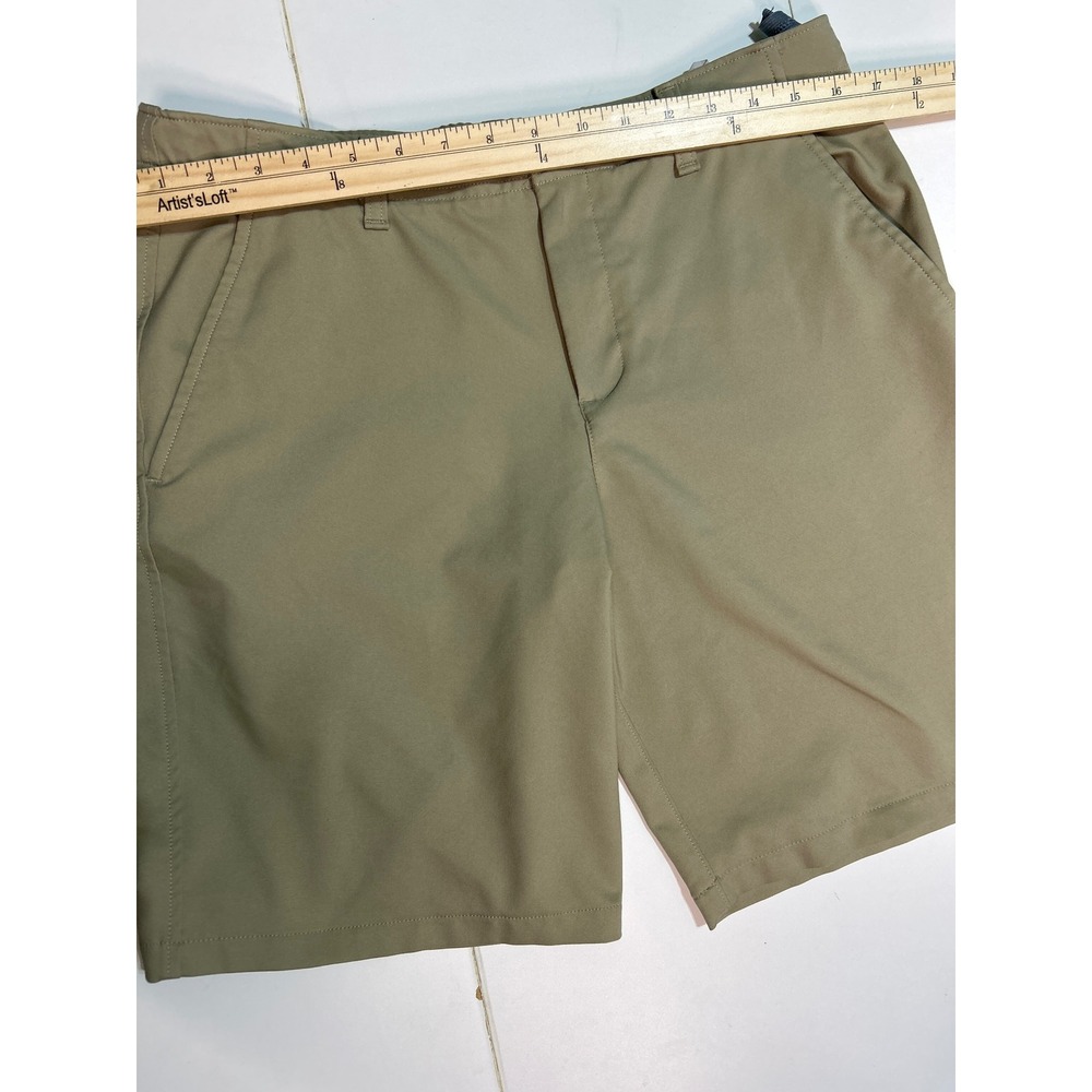 Under Armour YXL Boys Golf Shorts Khaki Performance Flat‎ Front - Picture 6 of 8